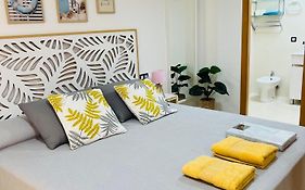 APARTAMENTO CENTRO 3 HABITACIONES CON AIRE ACONDICIONADO A 150m DE LA PLAYA